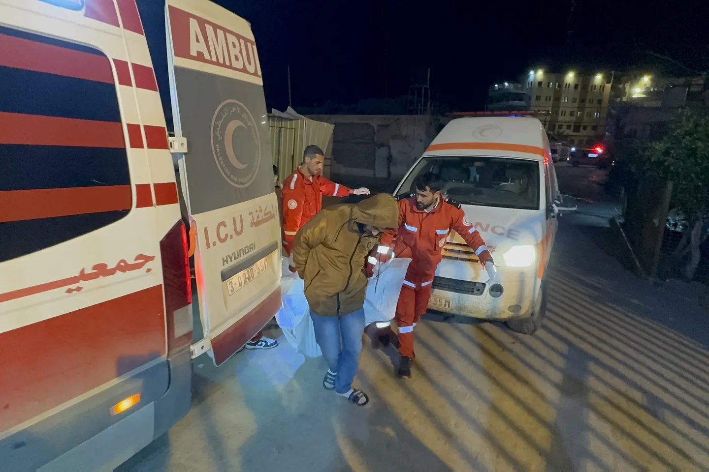 16 شهيداً في هجمات إسرائيلية على خيام النازحين ومناطق أخرى بغزة.. والاحتلال يواصل حصار تل السلطان