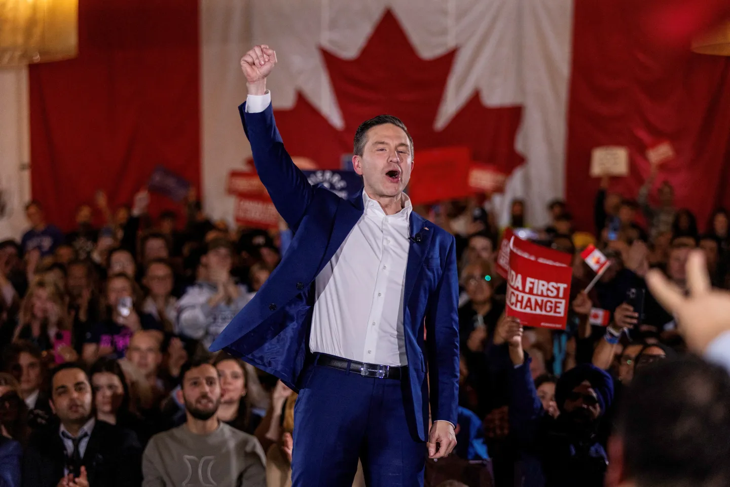 Canada: des élections législatives anticipées à l’ombre des menaces américaines