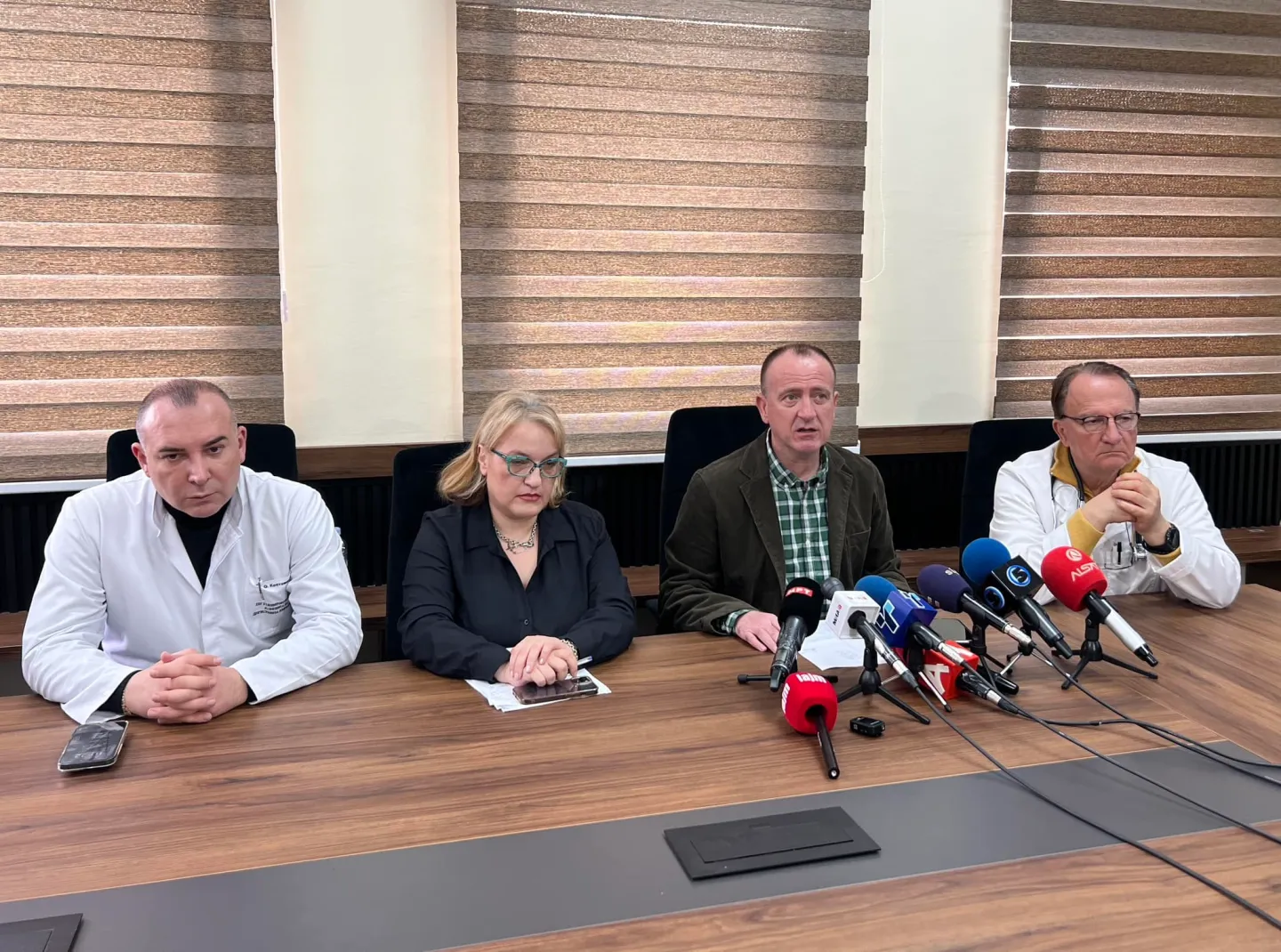 На домашно лекување денеска се упатуваат 16 пациенти кои се лекуваат во болниците во државава