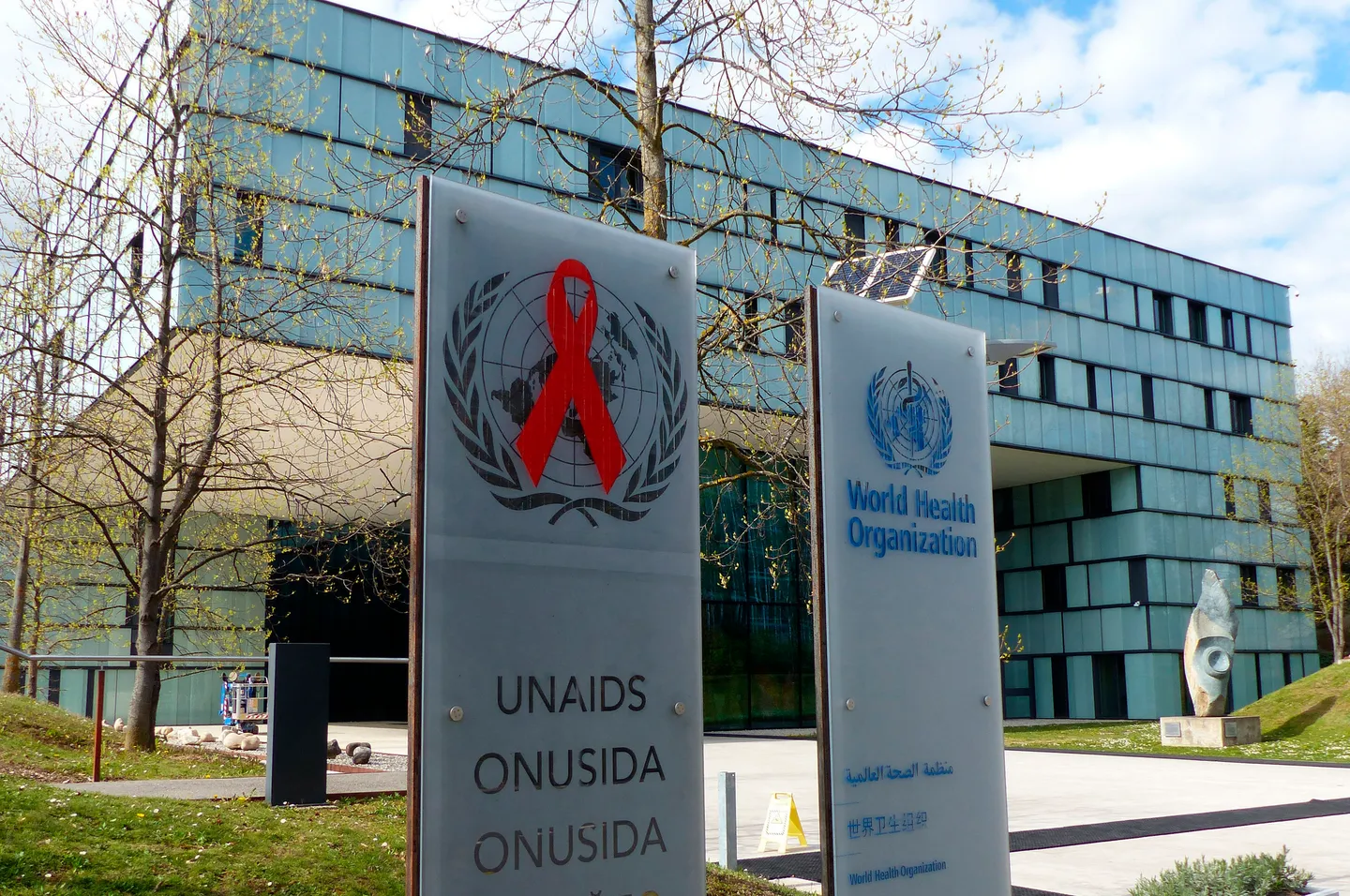 UN warns of HIV surge as US freezes aid