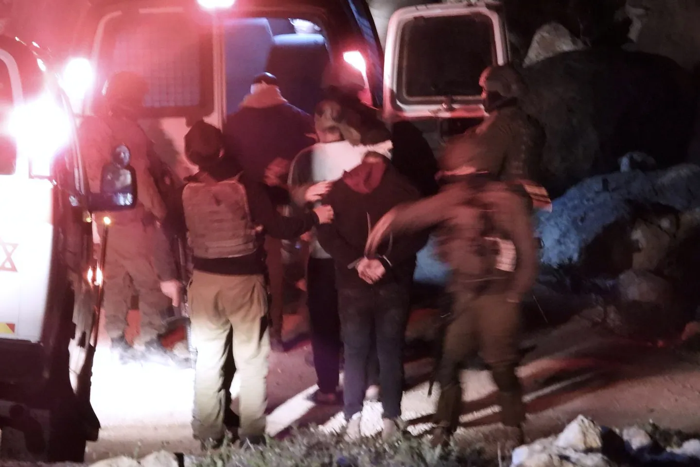 Oskar büläge alğan fälästinle rejissyer Xamdan Ballalnı qulğa aldılar