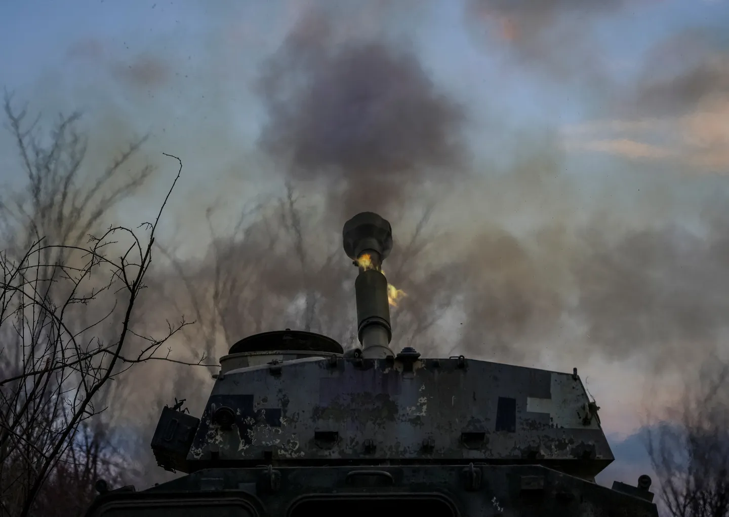 Rosja i Ukraina informują o ofiarach, podczas gdy Stany Zjednoczone sygnalizują pozytywny wynik rozmów w Arabii Saudyjskiej