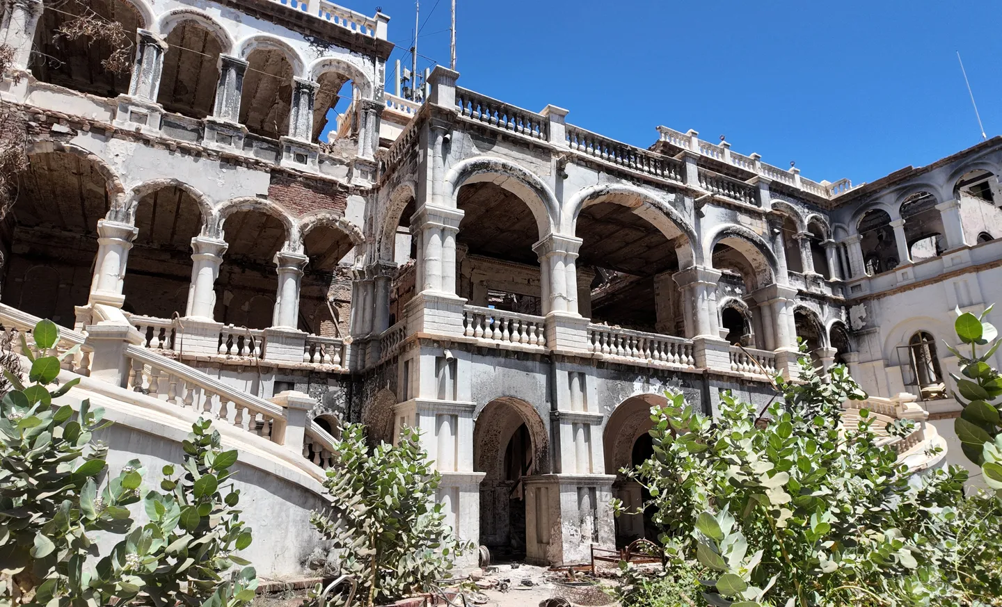 Sudan's RSF shells presidential palace in Khartoum