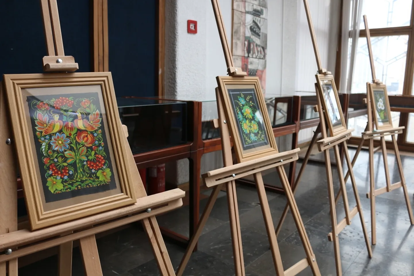 Prishtinë, Gazetarja ukrainase hap ekspozitën me artin "Petrykivka"