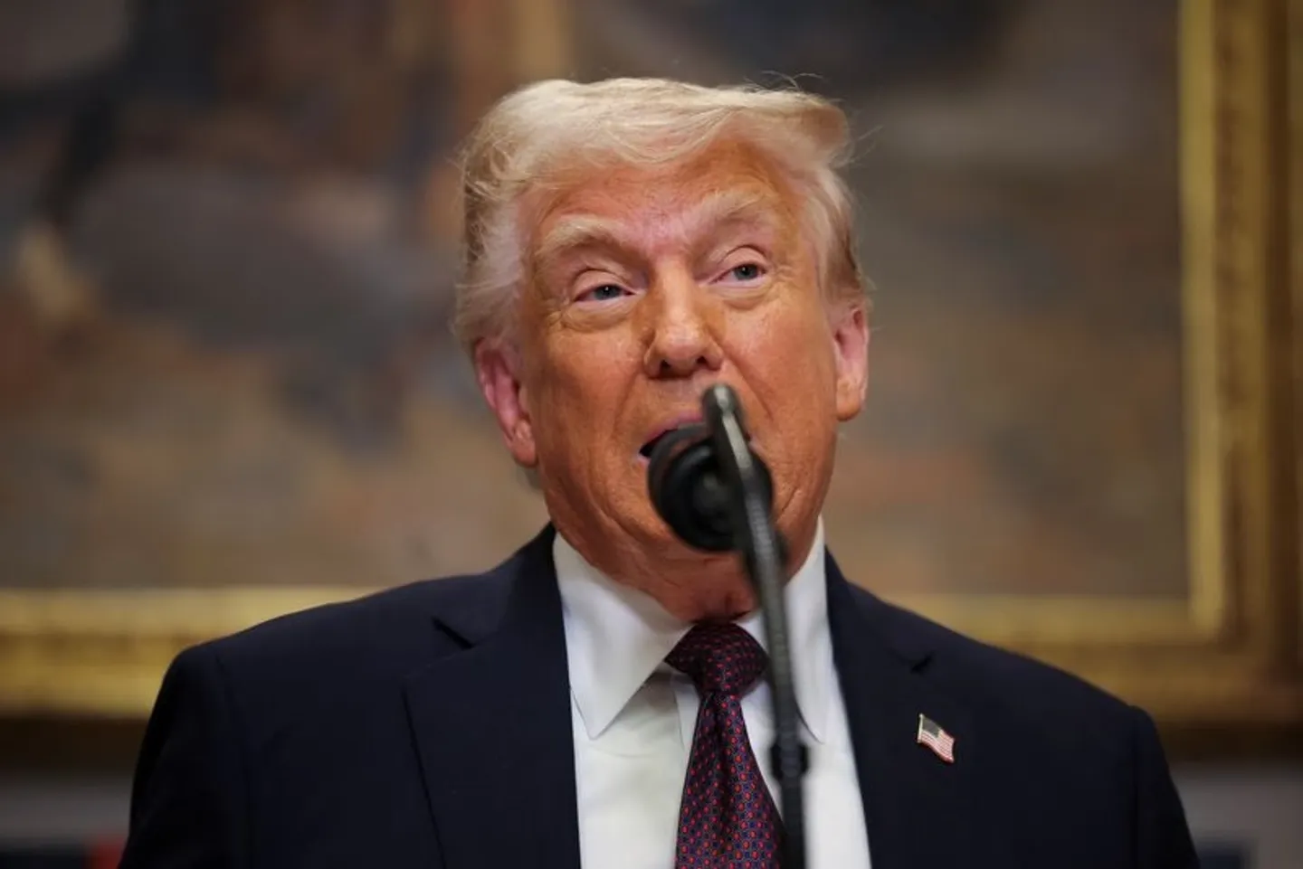 Trump signs order imposing tariffs on countries importing oil from Venezuela