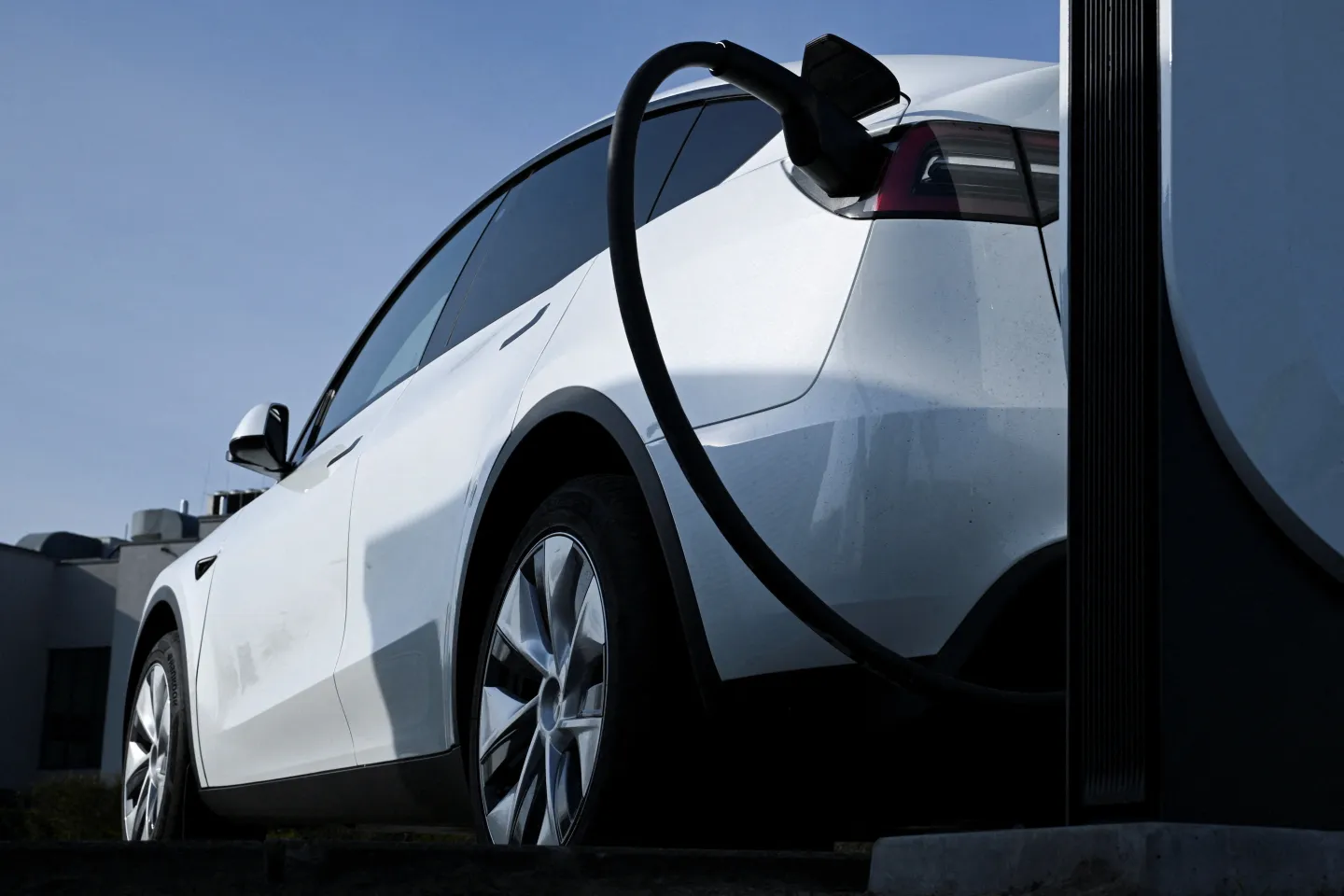 Tesla car sales for Europe don drop by half