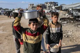 As two million dey risk to die from hunger, Gaza dey resist with dia own food