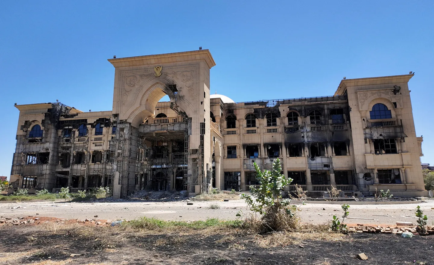 الجيش السوداني يعلن السيطرة على آخر معسكرات "الدعم السريع" في الخرطوم