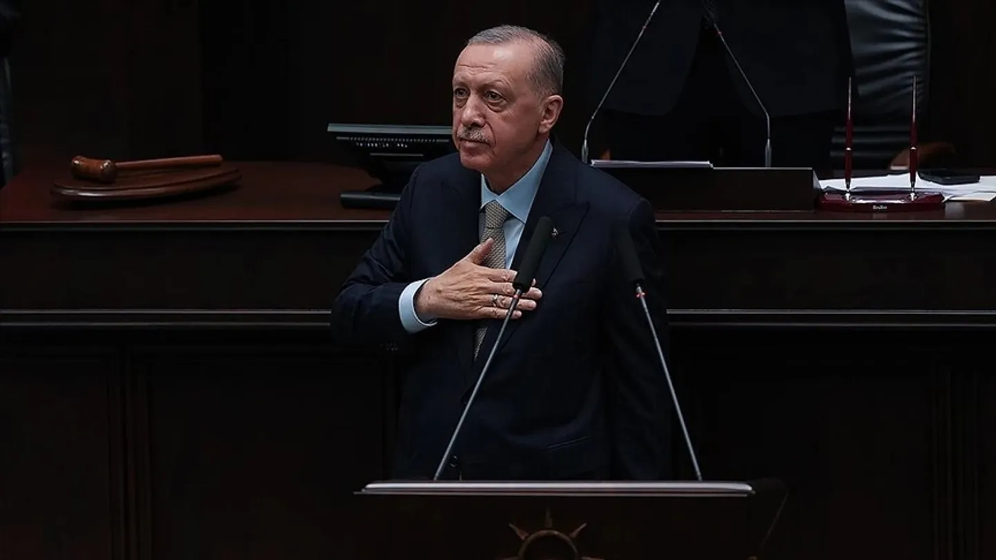 Erdogan arremete contra el CHP por escándalos de corrupción y exige rendición de cuentas