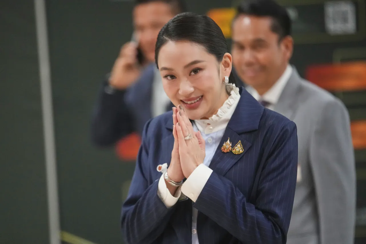 Thaiföld miniszterelnöke túljutott a bizalmatlansági szavazáson