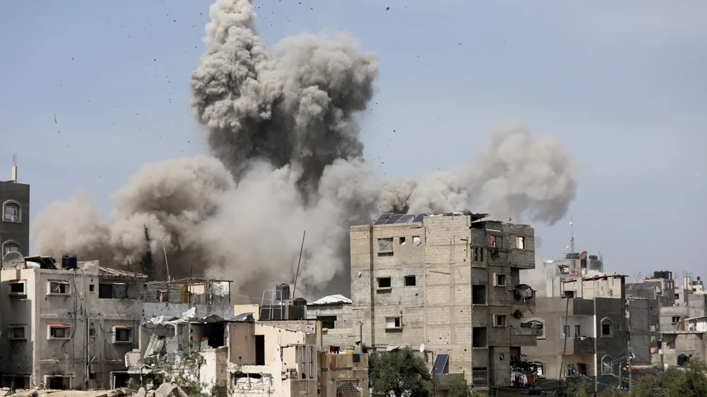 الاحتلال يعلن قصف 430 هدفاً بغزة ولبنان وسوريا منذ استئناف الحرب.. وكاتس يتوعد بمزيد من الإبادة