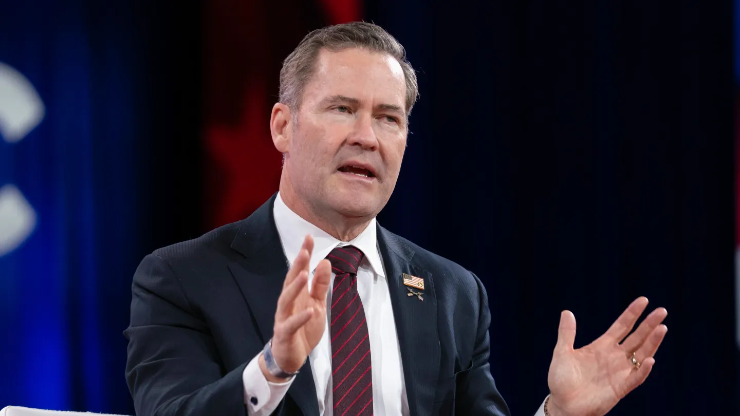 مستشار الأمن القومي الأمريكي مايك والتز يعلن تحمّله مسؤولية التسريب الأمني بشأن اليمن