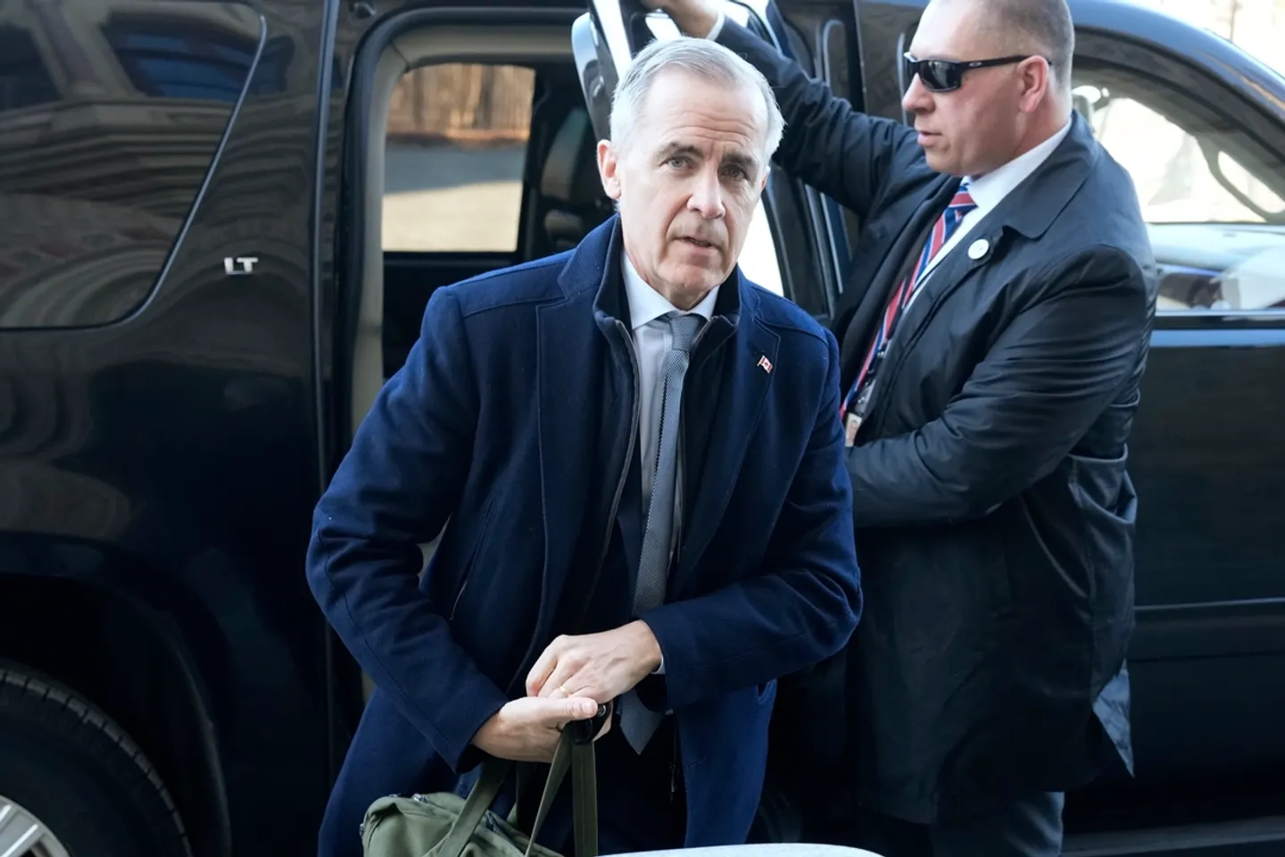 Carney określa cła Trumpa na samochody jako ,,bezpośredni atak" na Kanadę