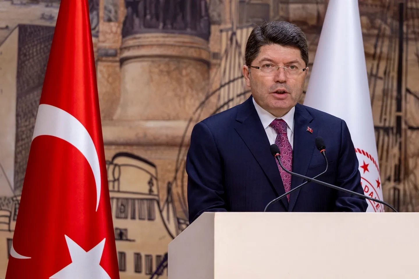 Ministan Shari'a na Turkiyya ya kare tsarin shari'a a yayin da 'yan adawa ke ƙorafi