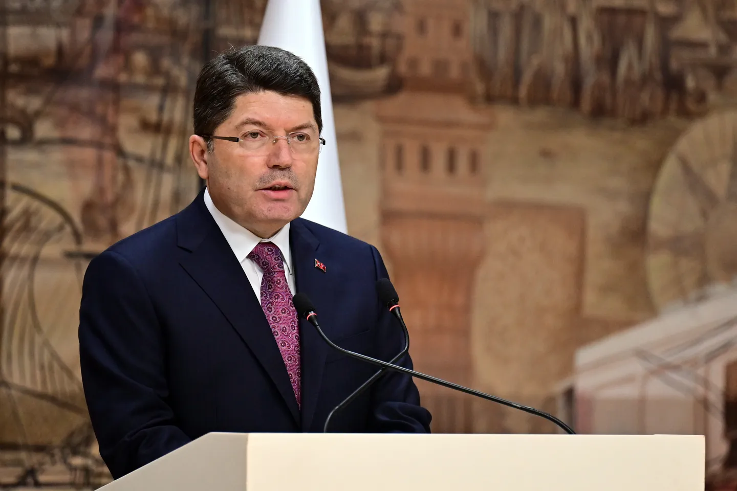 Minister Sprawiedliwości Turcji Yilmaz Tunc broni sądownictwa w obliczu dochodzeń w Stambule