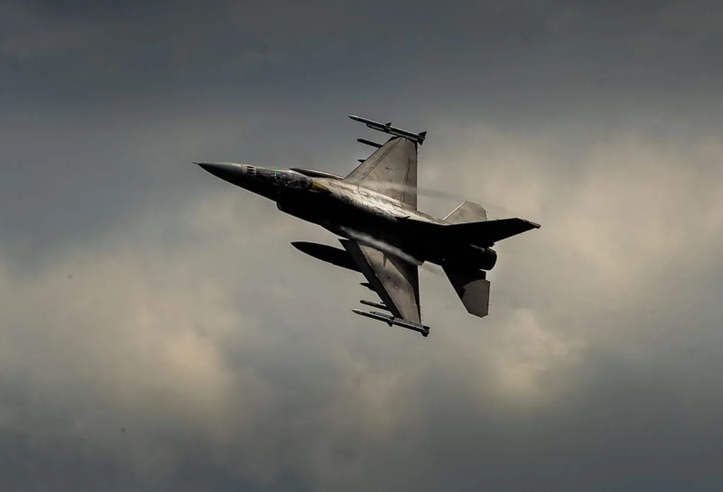USA genehmigen Verkauf von Ersatzteilen für F-16-Kampfjets an Ukraine