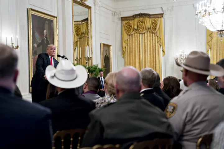 Las minorías en EE.UU. se unen para resistir las nuevas medidas discriminatorias de Trump