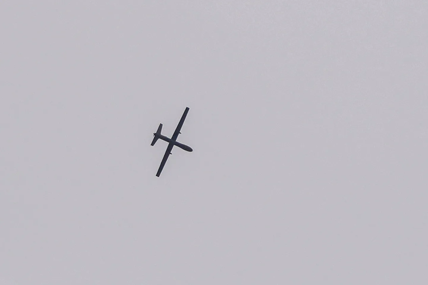 Dronët izraelitë japin paralajmërime në kufirin jugor të Libanit