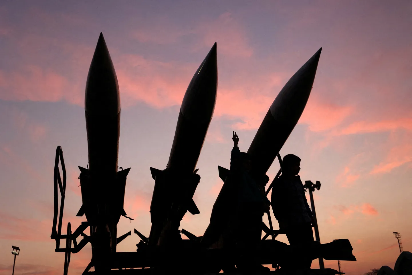 IRGC-ja e Iranit kërcënon me shtimin e kundërsulmeve nëse sulmet izraelite vazhdojnë