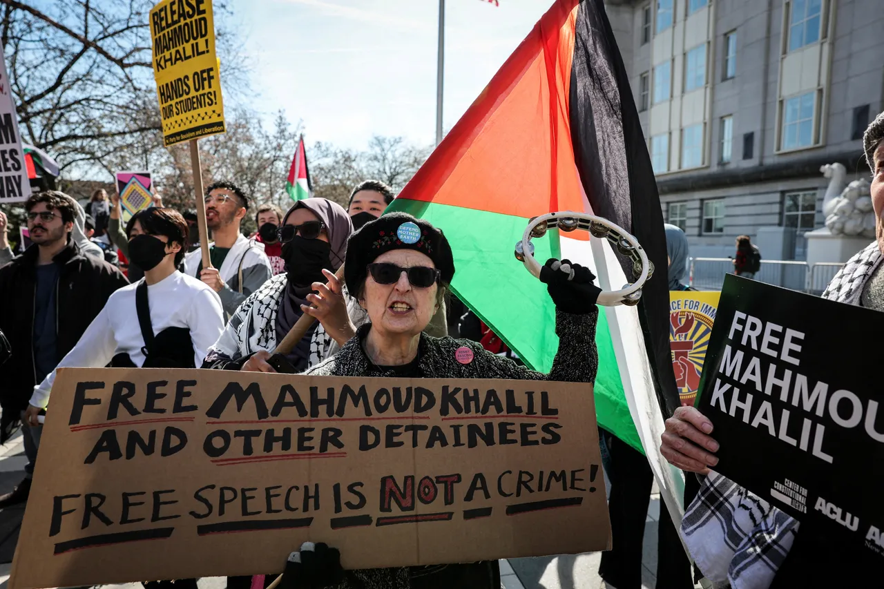 कोलंबिया विश्वविद्यालय के स्नातक महमूद खलील के मामले को न्यायाधीश ने न्यू जर्सी में ही रहने का आदेश