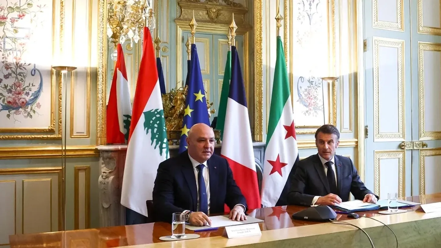 بمشاركة ماكرون والشرع وعون.. اجتماع خماسي في باريس يدعم الإدارة السورية ويدين الاعتداءات الإسرائيلية