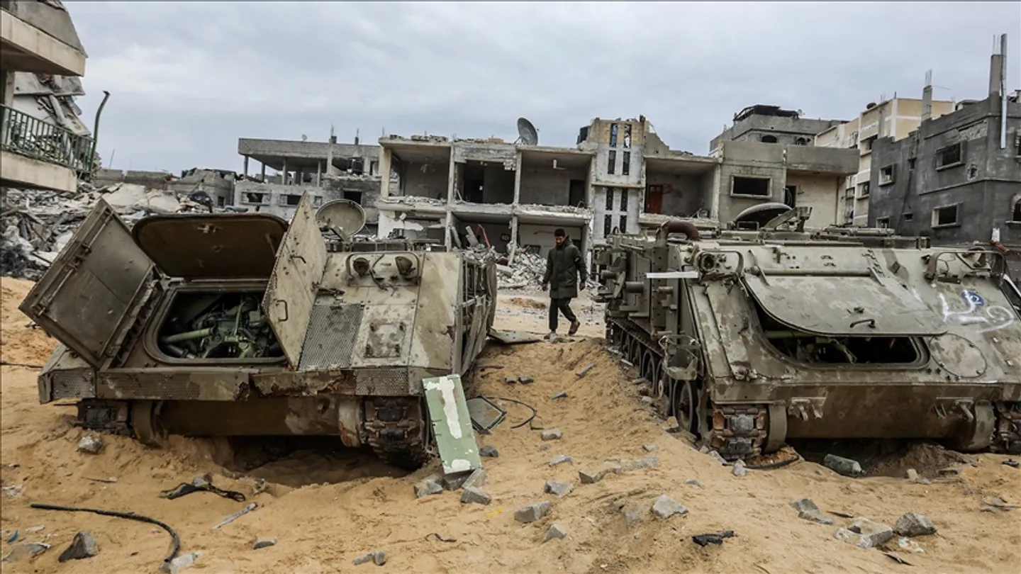 جيش الاحتلال يعلن انفجار عبوة ناسفة بجرافة.. ورصد 3 قذائف هاون تجاه قواته في غزة