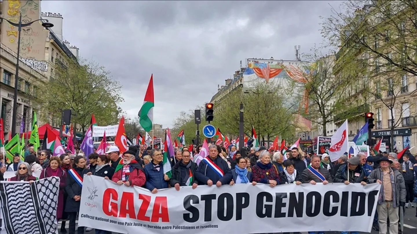 Palestine: à Paris, les manifestants défilent pour la Journée de la Terre