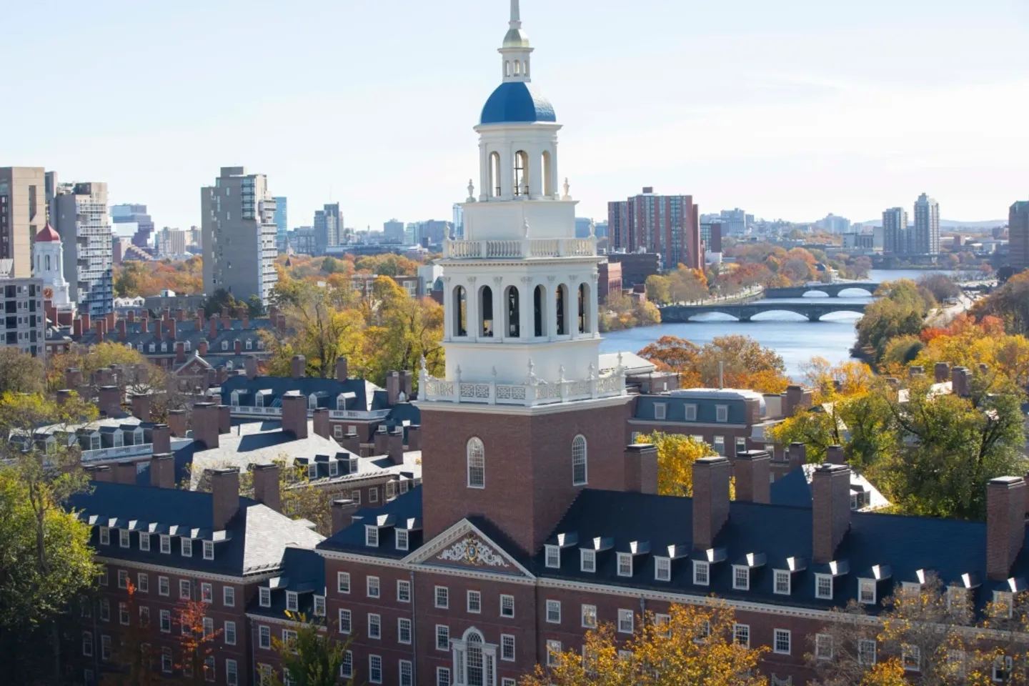 Harvard CMES entlässt türkischen Prof wegen pro-palästinensischer Haltung