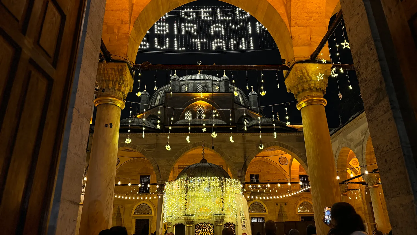 Strolling through Ramadan in Istanbul: Uskudar