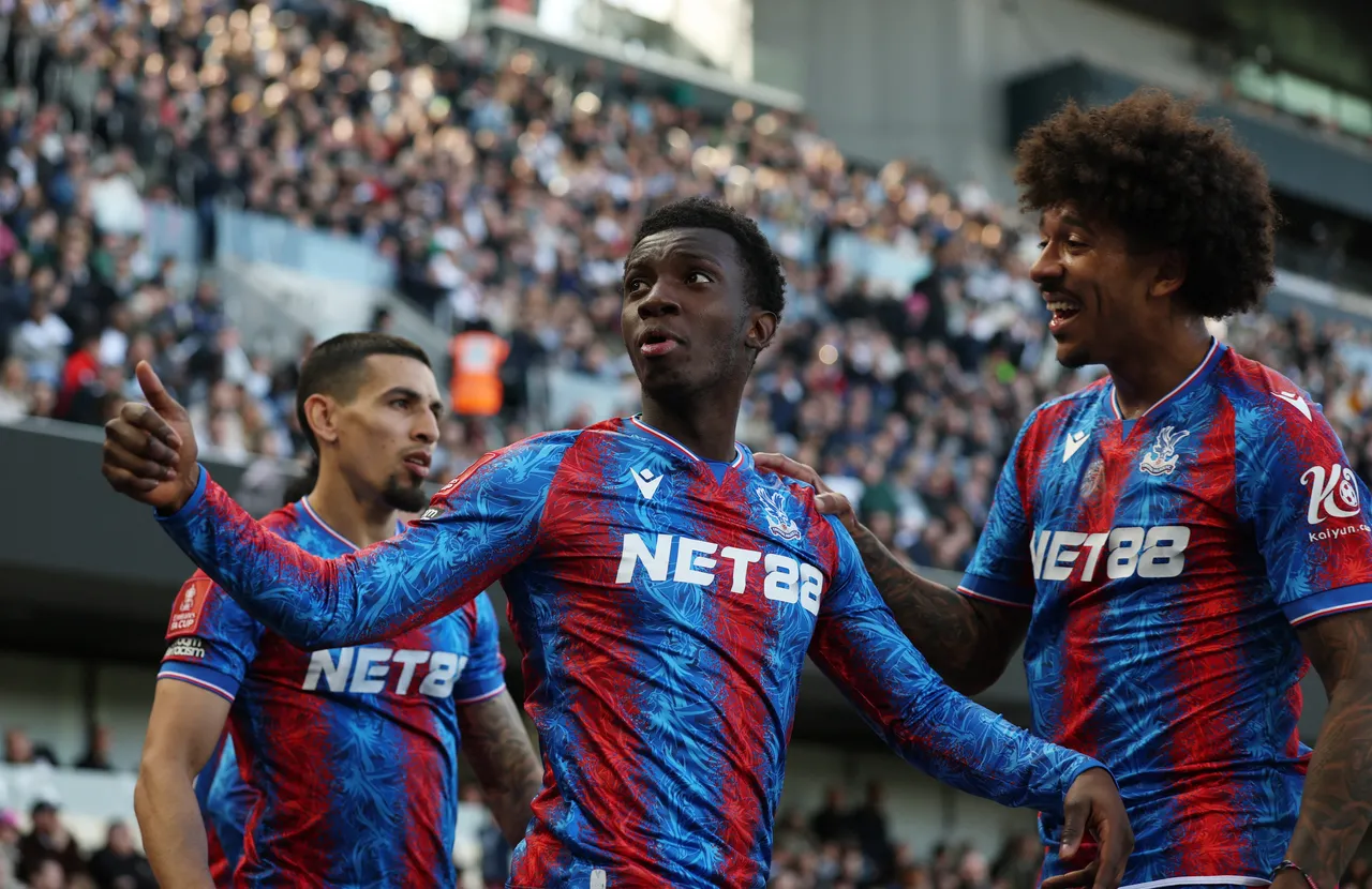 Crystal Palace beat Fulham to reach FA Cup semi finals