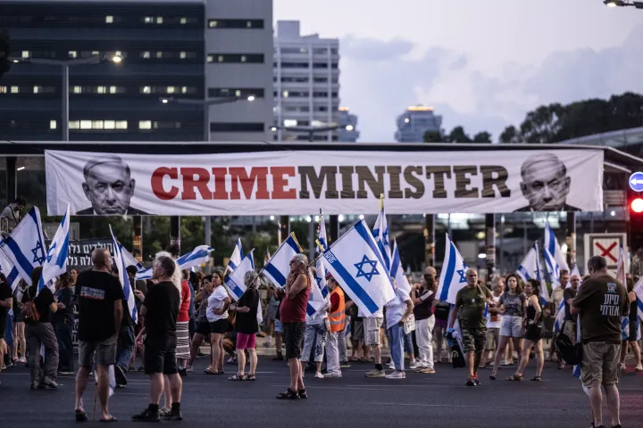 Netanyahu meets ministers to discuss hostage situation