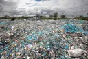 Negoziati sull’accordo per la plastica sull’orlo del collasso a causa di profonde divisioni globali