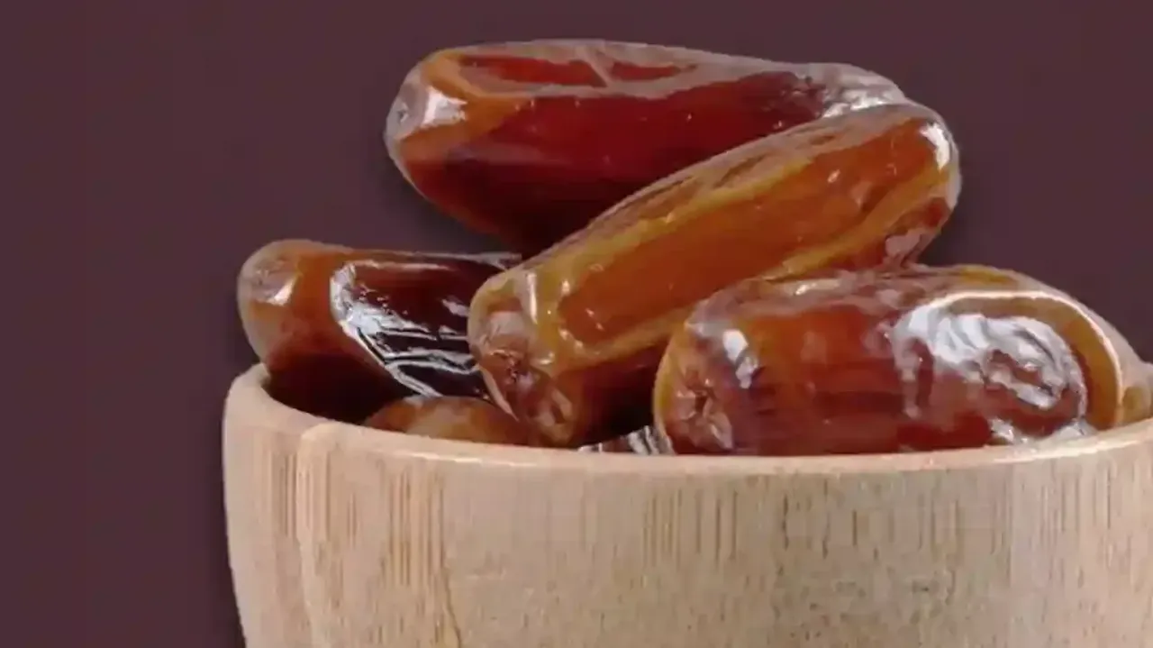 Why are dates associated with Ramadan?