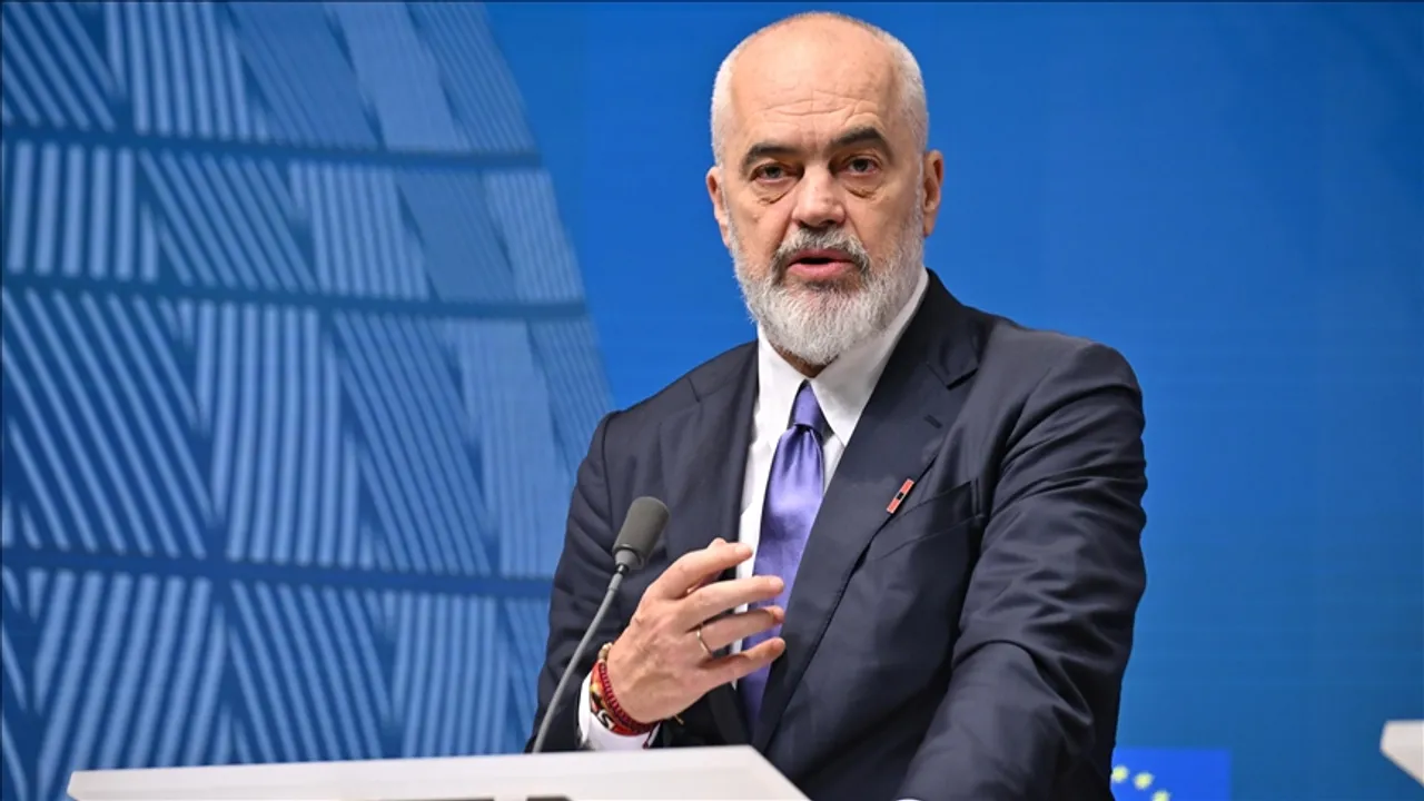 Edi Rama: Urime të përzemërta besimtarëve myslimanë për Fitër Bajramin