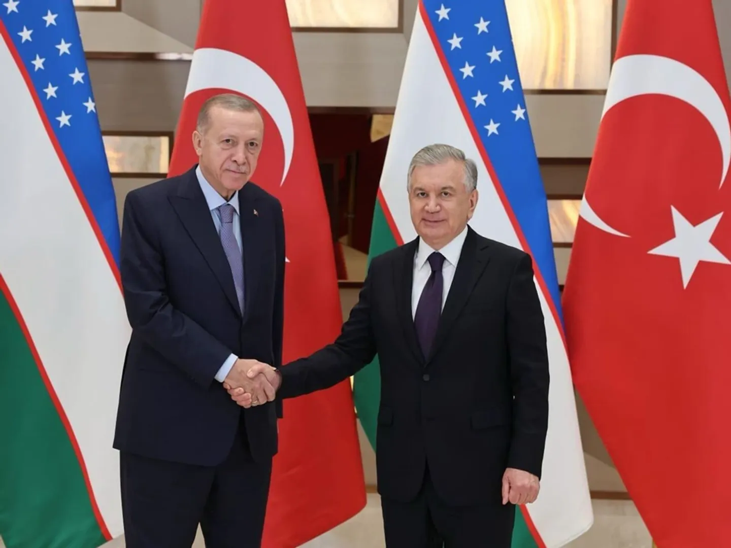 Президенты Турции и Узбекистана обменялись поздравлениями
