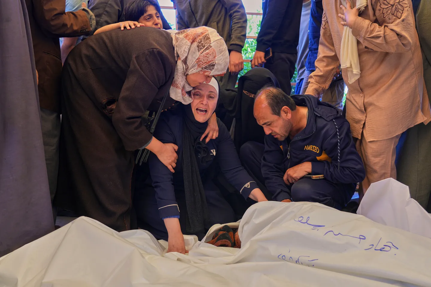 Warga Palestina di Gaza berkabung pada Hari Raya Idul Fitri di tengah perang Israel, kelaparan