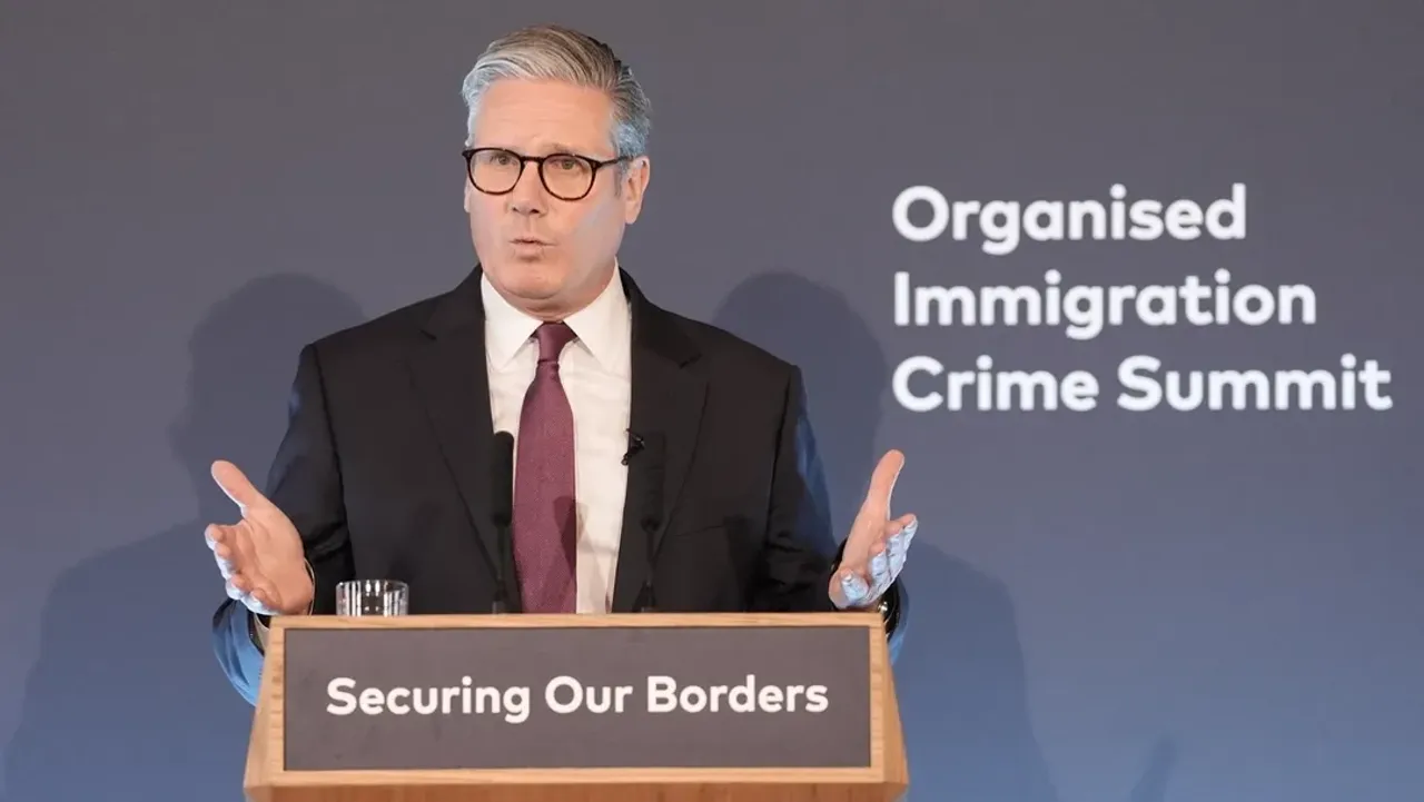 British PM calls for coordinated fight against people smugglers