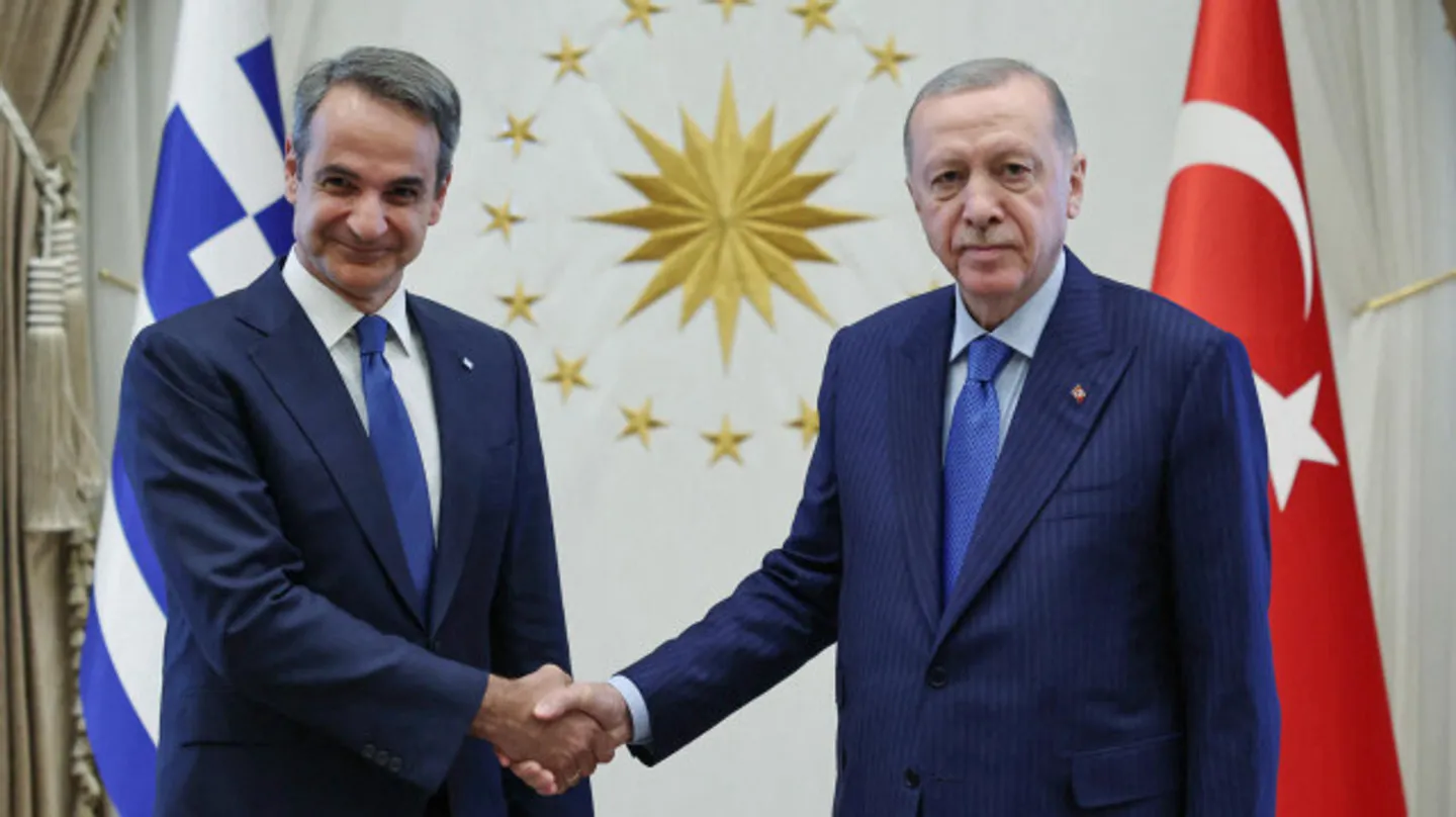 أردوغان وميتسوتاكيس يؤكدان عزمهما مواصلة تطوير التعاون بين تركيا واليونان