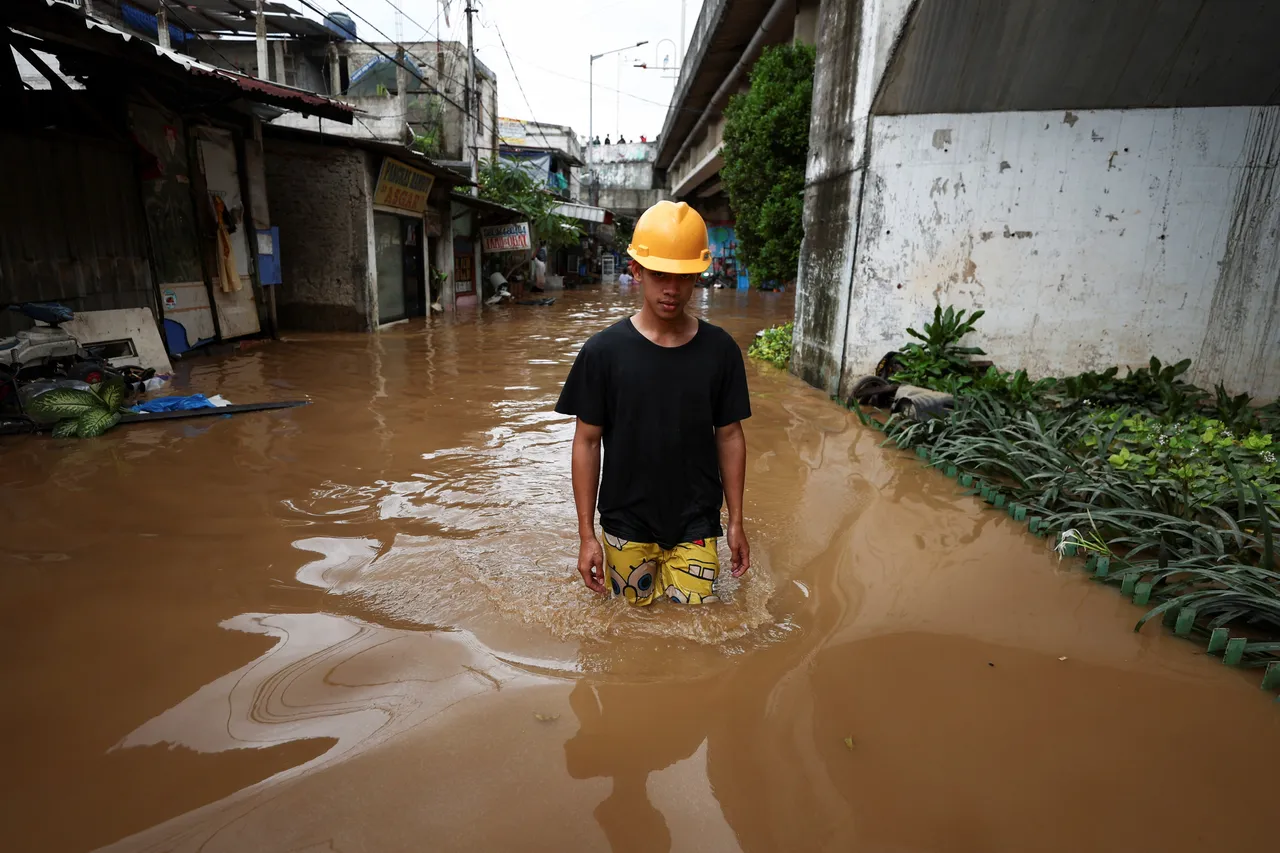 Puluhan RT dan jalan di Jakarta terendam banjir, ketinggian air capai hingga 80cm