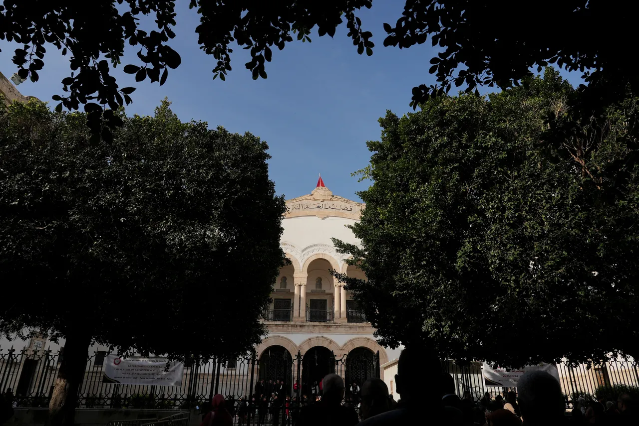 Tunis prezidenti bosh vazirni ishdan bo'shatdi