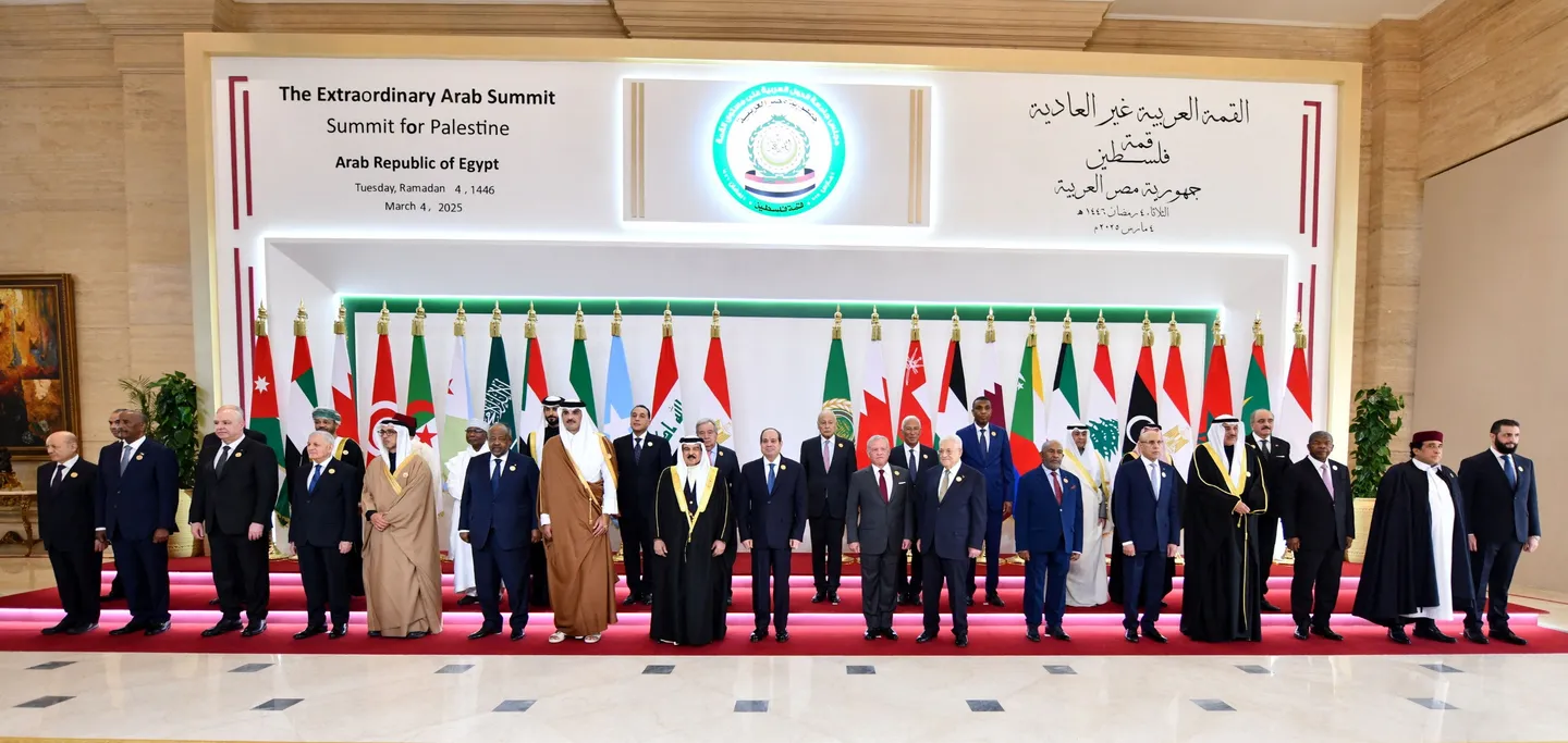 بيان القمة العربية يرفض تهجير الفلسطينيين ويكلِّف لجنة لدراسة احتسابه جزءاً من جريمة الإبادة