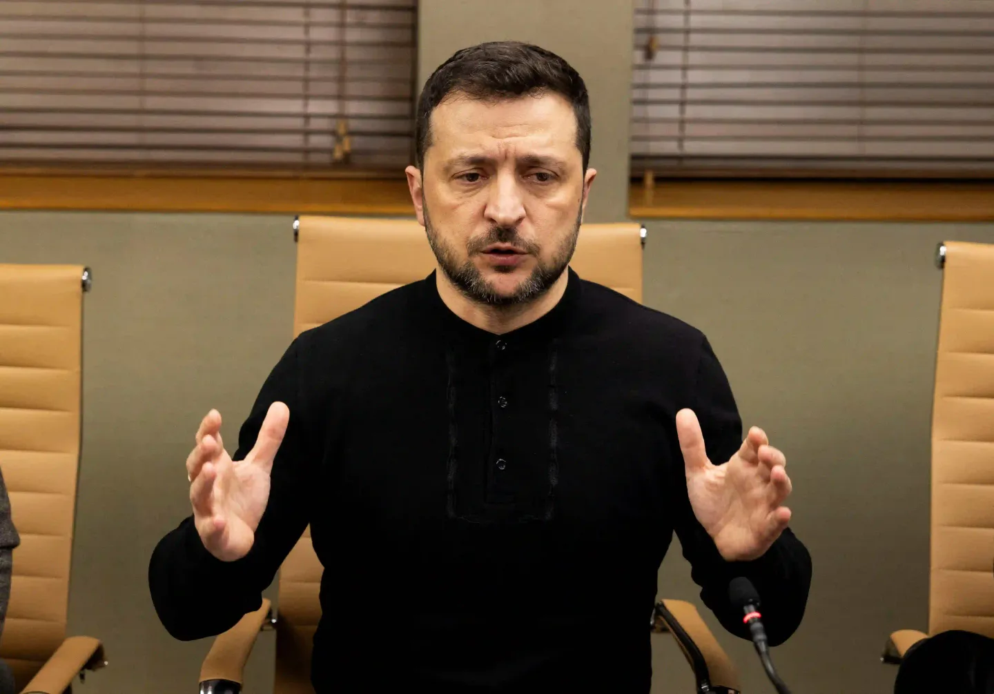 ABŞ bilen Ukrainanyň tebigy minerallar boýunça şertnama sişenbe güni gol çekişmegine garaşylýar