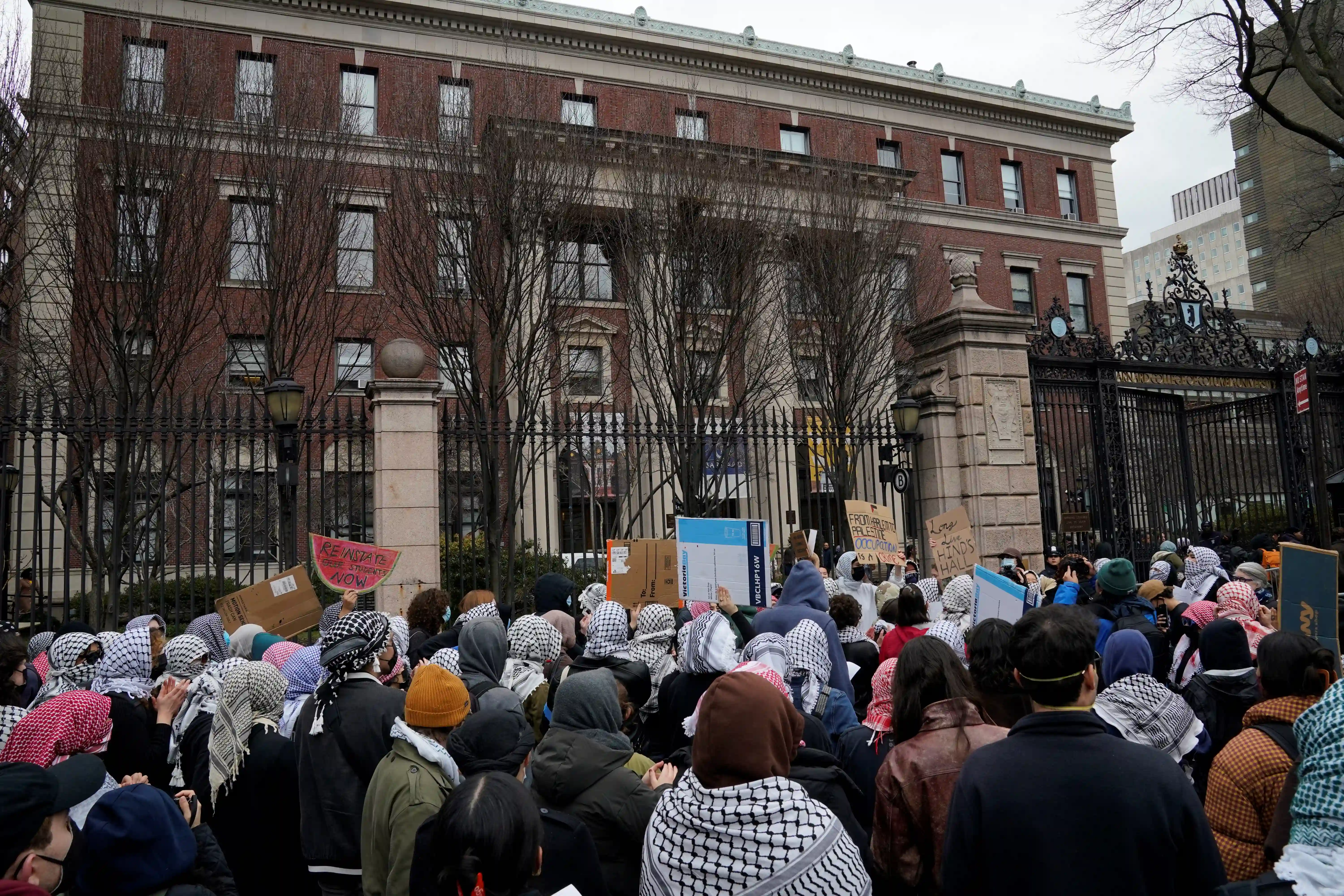 Un groupe américain fustige la menace de Trump d’expulser des étudiants pro-palestiniens