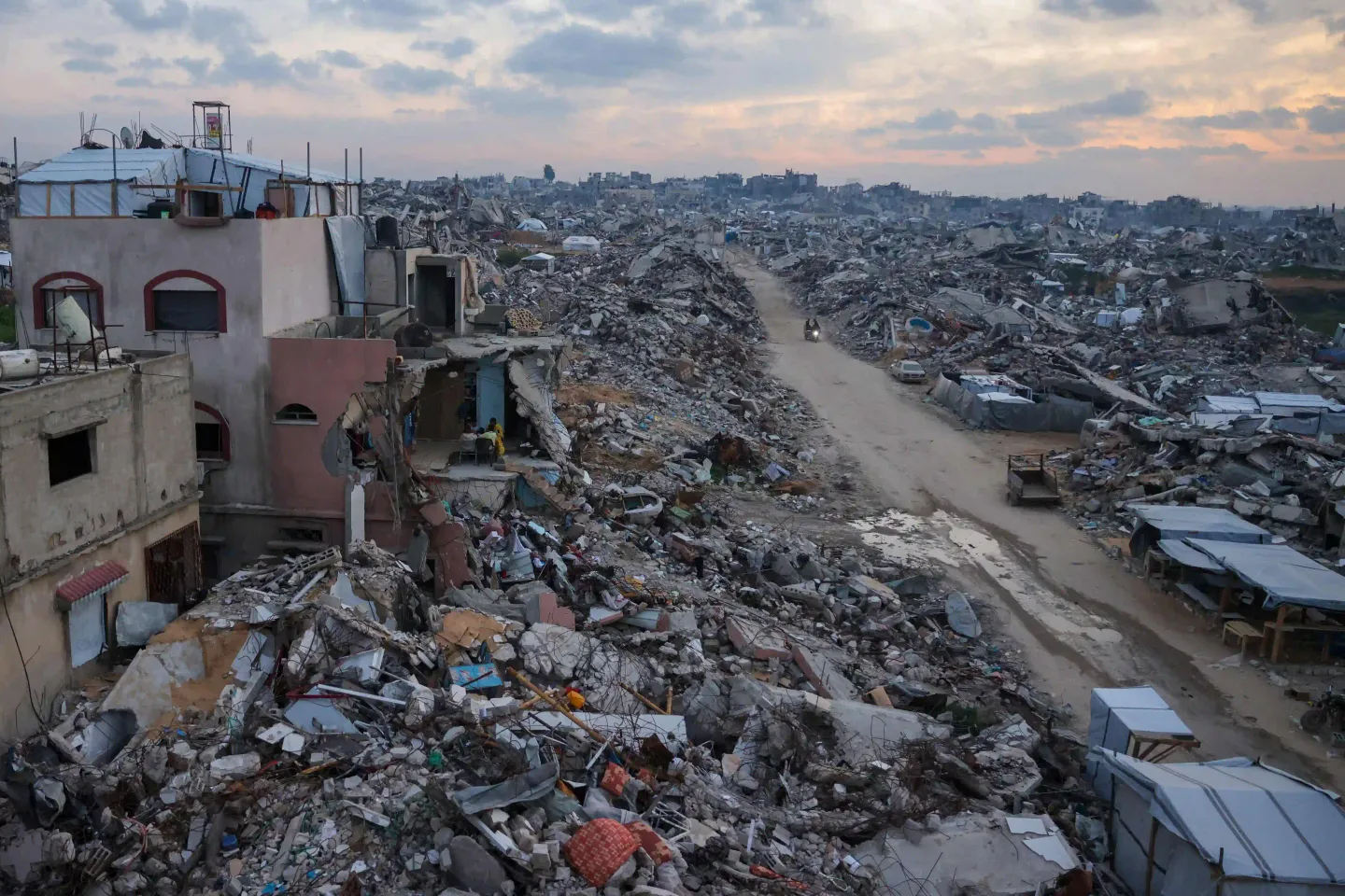 "غير صالحة للسكن".. البيت الأبيض يعلن رفضه الخطة العربية لإعادة إعمار غزة