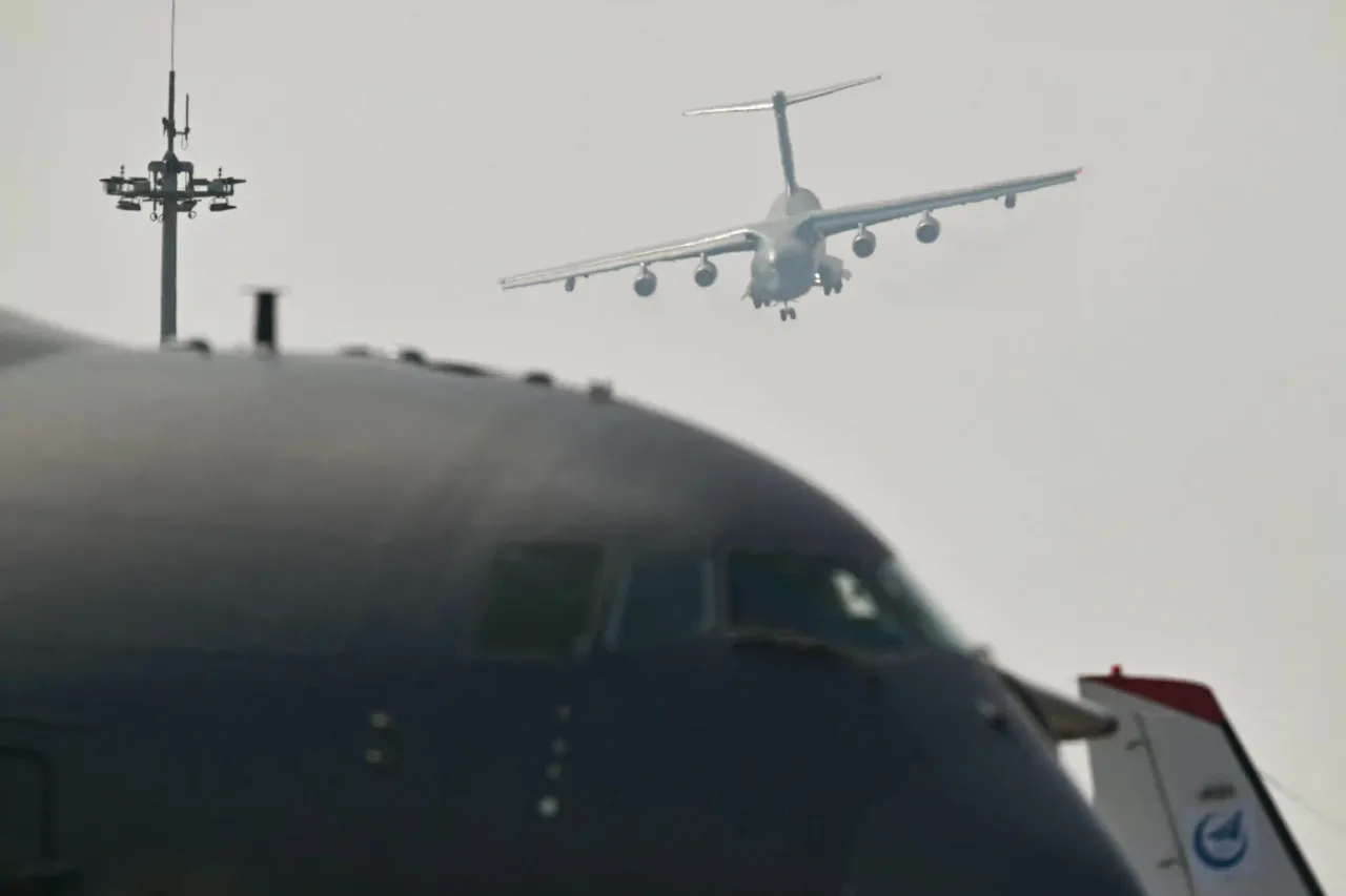 Kína növeli védelmi költségvetését az Egyesült Államokkal való rivalizálás és a Tajvannal kapcsolatos feszültségek közepette