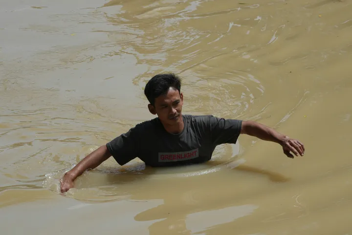 Operasi modifikasi cuaca digelar untuk cegah banjir di Jakarta