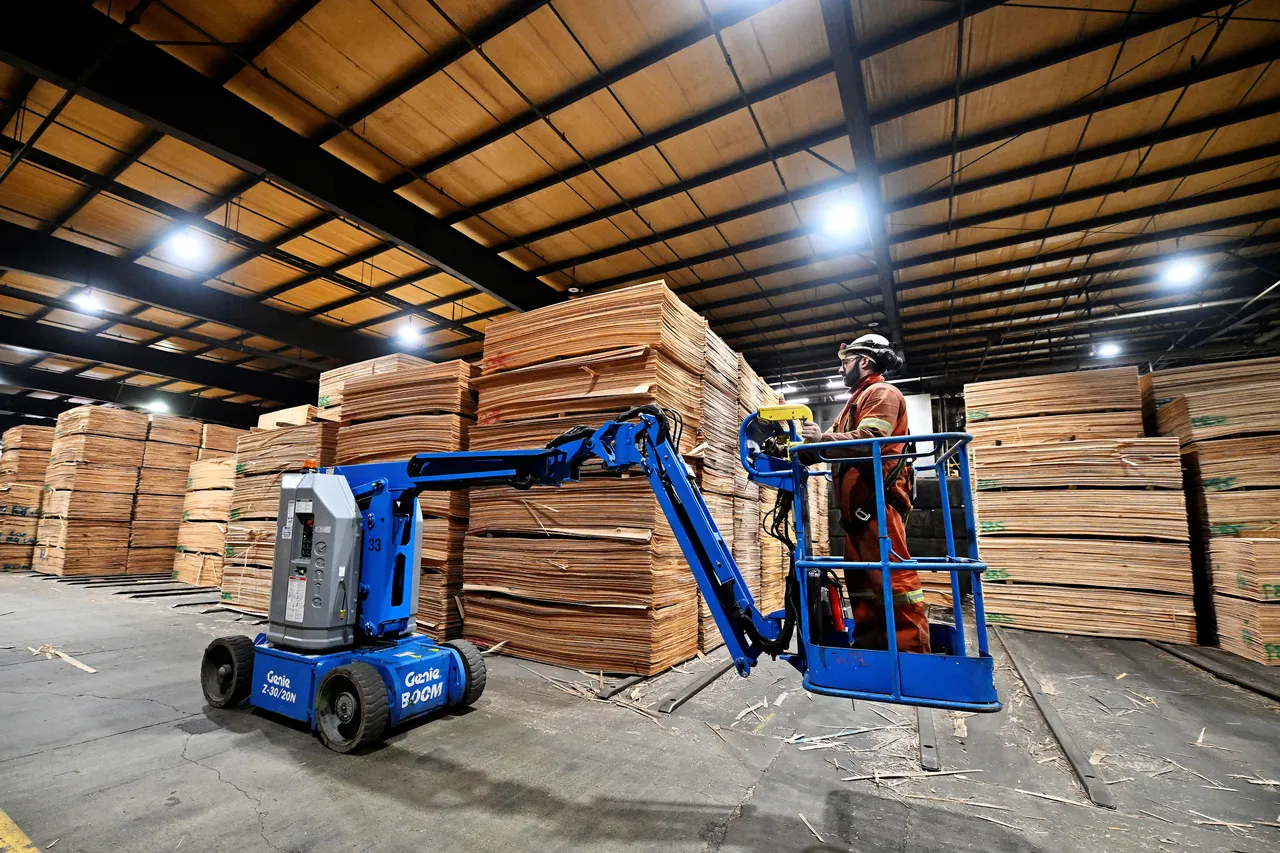 ,,Głupie" cła Trumpa wywołują globalną wojnę handlową