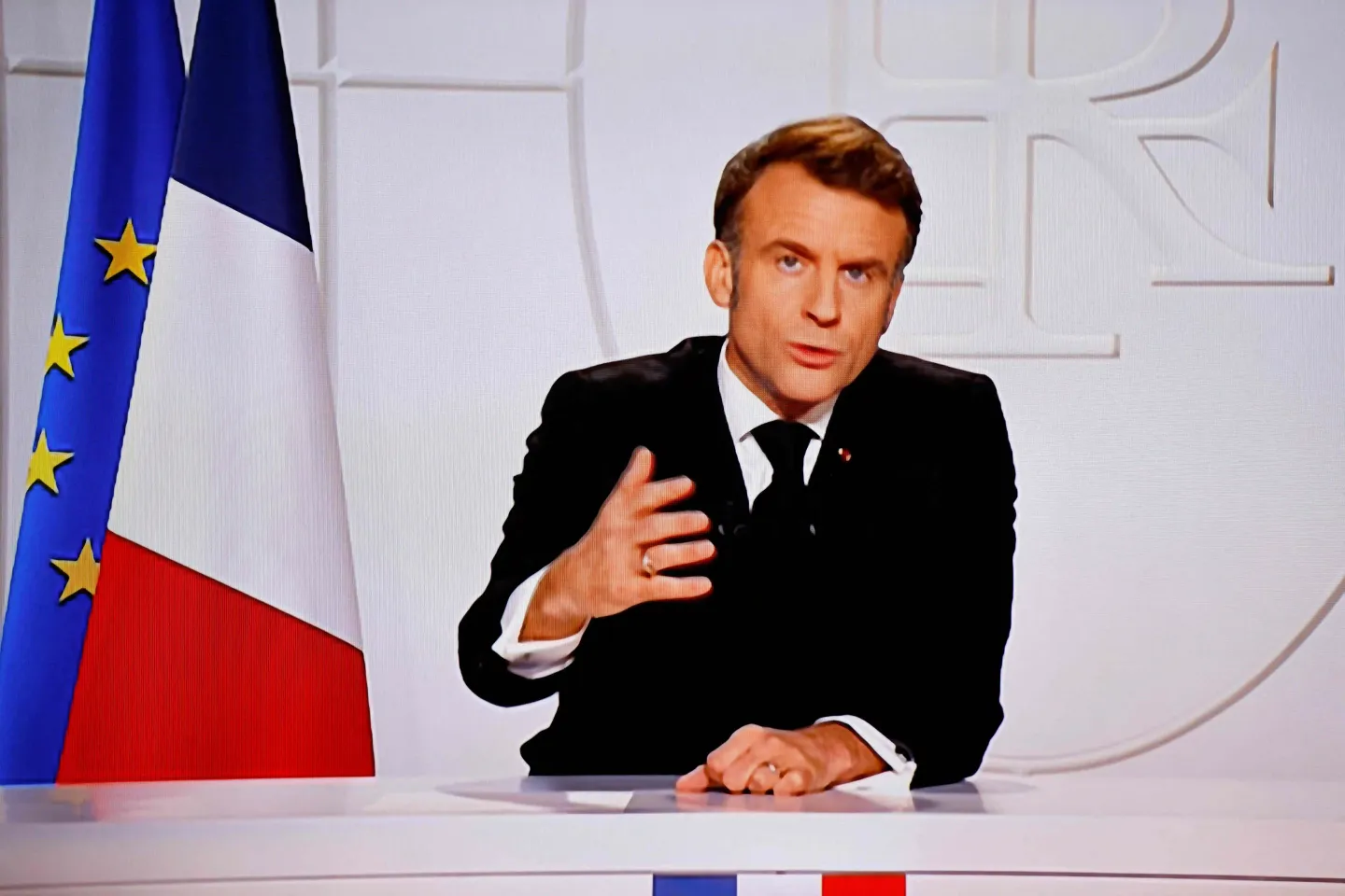 Macron offers France's nuclear protection to Europe amid tensions with Russia