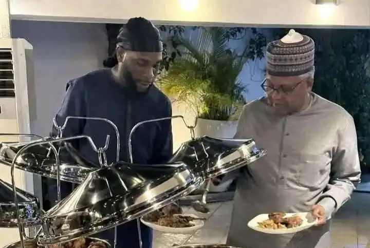 Ramadan: Me ya sa ake ta magana kan buɗa-bakin da Dangote ya yi da Burna Boy