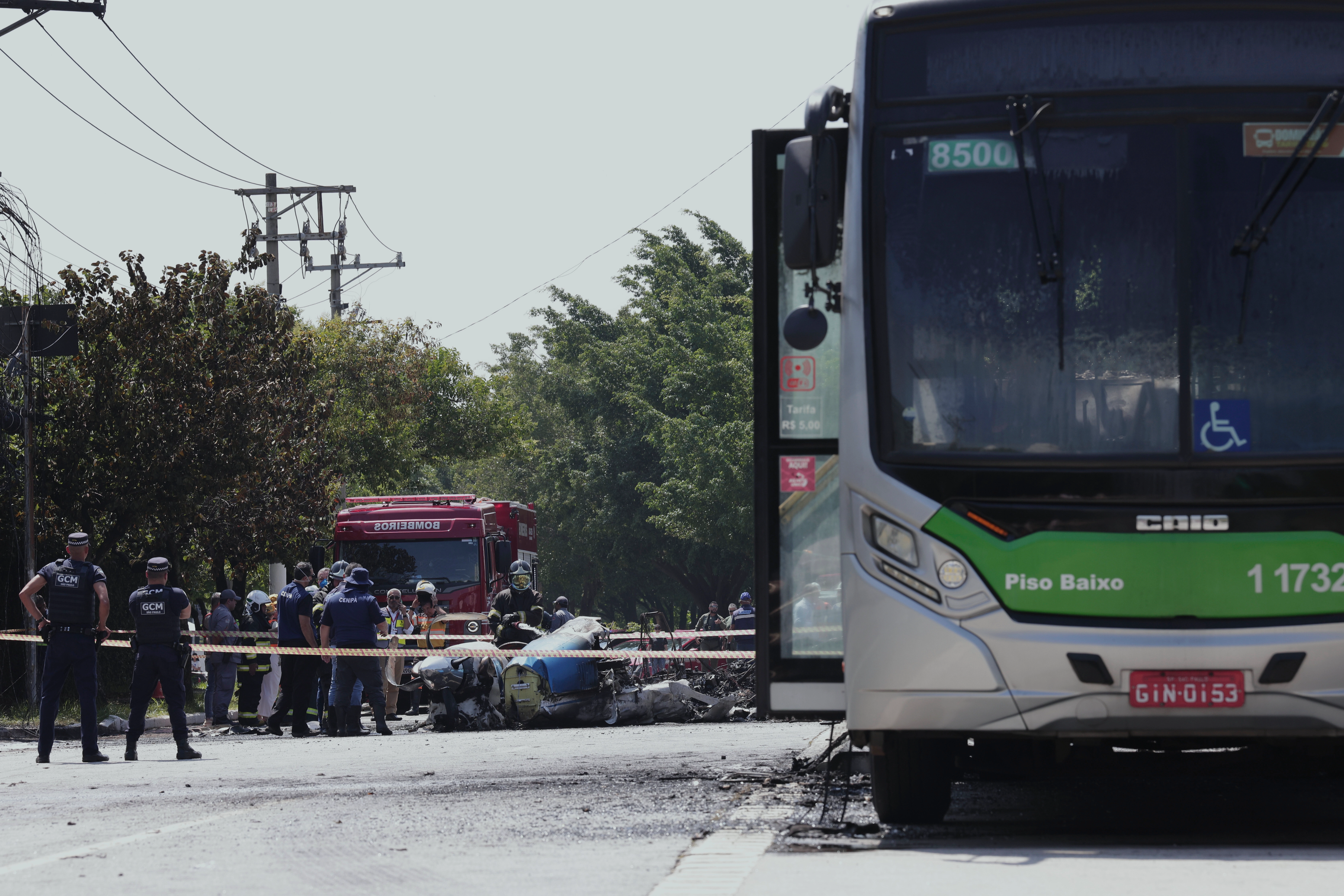 ブラジルのバス事故で大学生12人死亡 当局発表